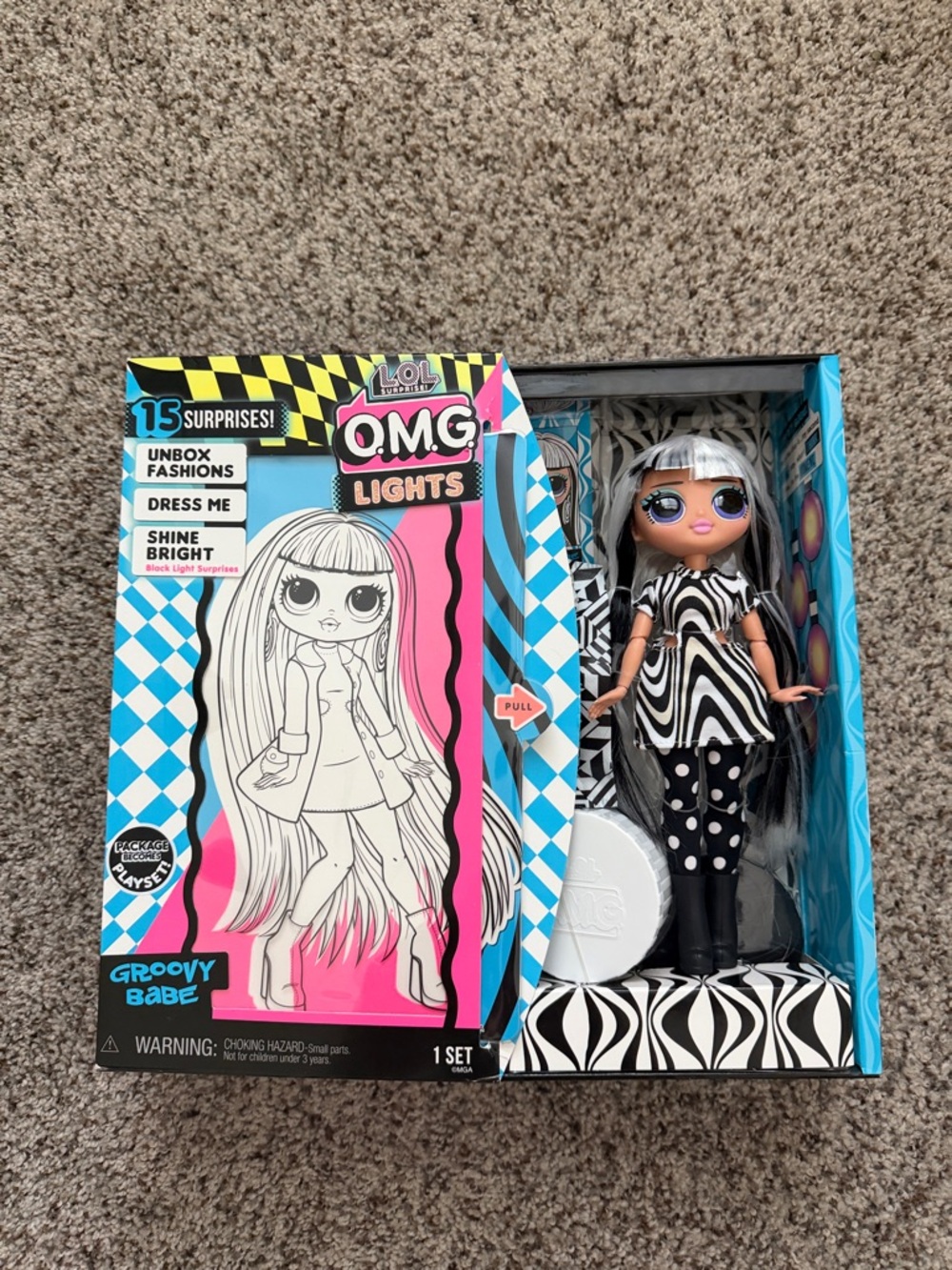 L.O.L. Surprise! Lights Groovy Babe Doll - Black & White